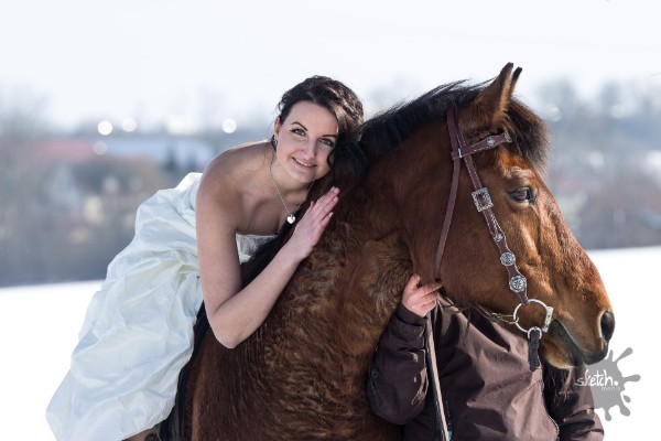 Braut auf Pferd